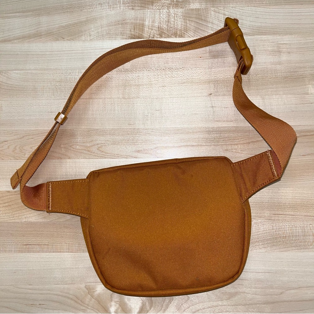 Herschel fifteen fanny pack, like new! - Picture 2 of 4